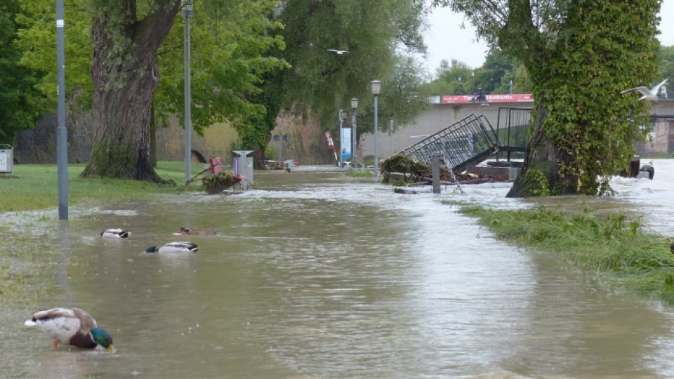 Ploi și vânt în toată țara