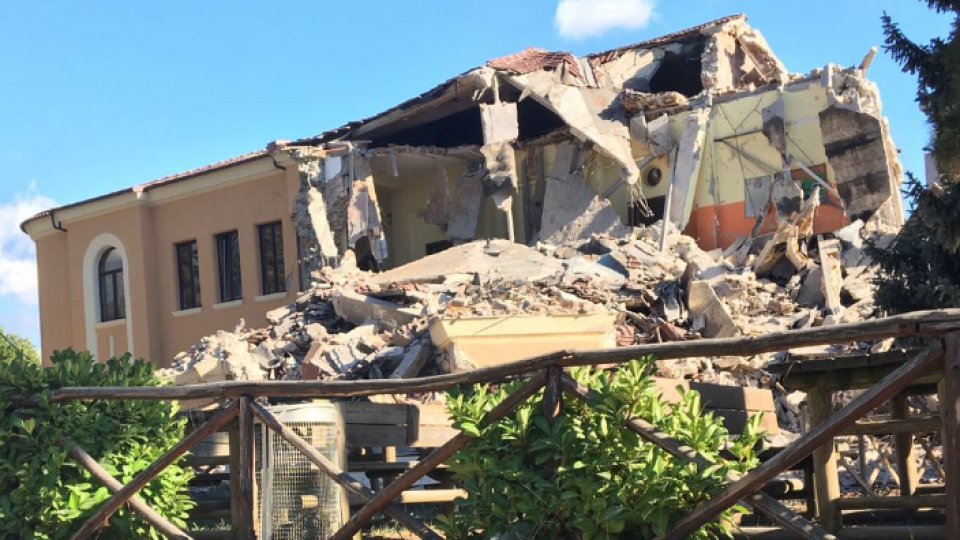 Românii afectaţi de cutremurul din Italia pot solicita asistenţă consulară