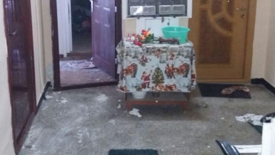 O butelie a explodat într-un bloc din Bucureşti