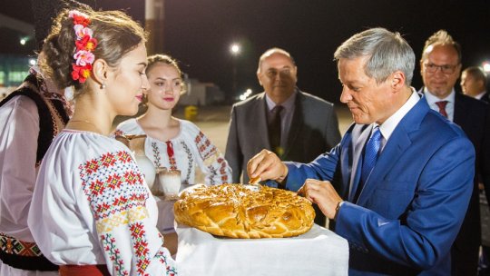 Dacian Cioloş: "Să-i ajutăm pe fraţii de peste Prut să se ajute singuri"