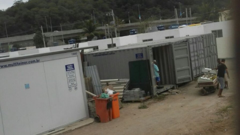 La RIO se vopsește agale și se demolează de zor