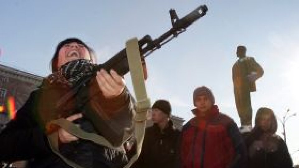 Arme ucrainene "vândute de traficanţi din România"