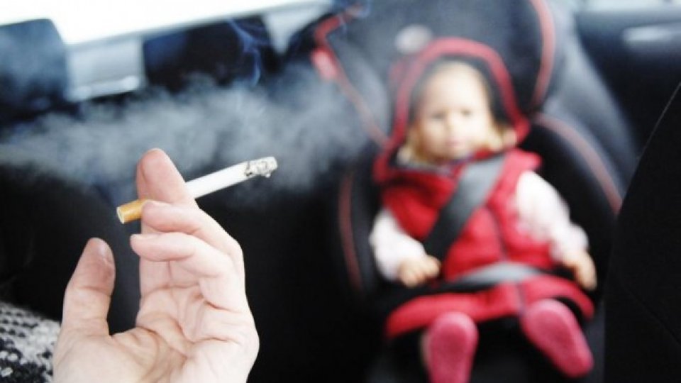 Fumatul ar putea fi interzis şi în maşinile personale