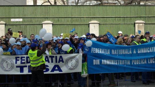 Sindicaliştii ameninţă cu blocarea administraţiei publice locale