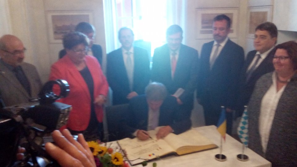 Premierul Cioloş într-o vizită cu caracter predominant economic în Germania