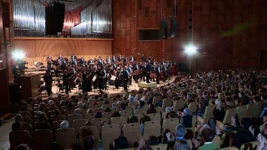 O orchestră simfonică din China cântă în deschiderea RadiRo