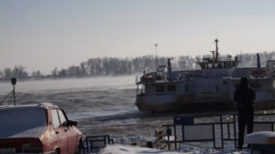 Circulaţie dificilă pe Dunăre la Galaţi, Tulcea şi Sulina din cauza gheţii