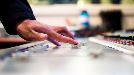 Consilierul preşedintelui SUA critică presa ajunsă "partid de opoziţie"