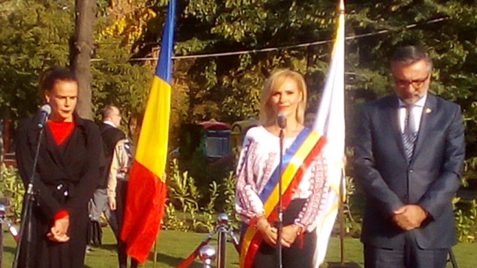 Monument dedicat Prințului Rainier al III-lea de Monaco, în București