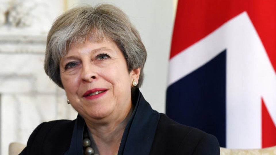 Presată să demisioneze din funcția de premier, Theresa May ripostează