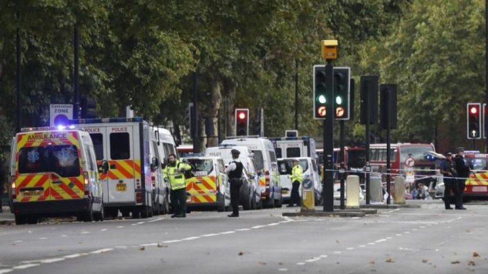 Mai mulți răniți la Londra după ce o mașină a pătruns pe trotuar