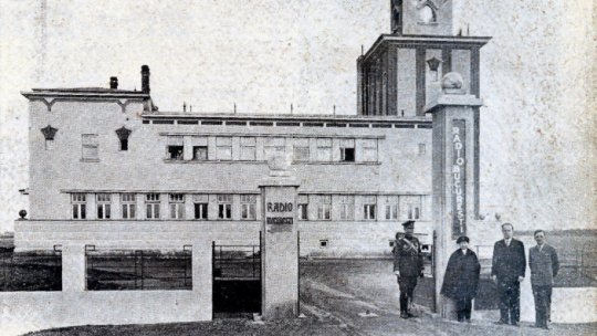 "Alo, alo, aici Radio Bucureşti"