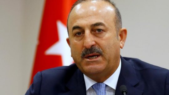 M. Cavusoglu: Un sfert din diplomaţii Turciei, suspendaţi din funcţii 