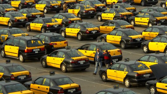 Greva taximetriştilor spanioli: Uber şi Cabify sunt "concurenţi neloiali"