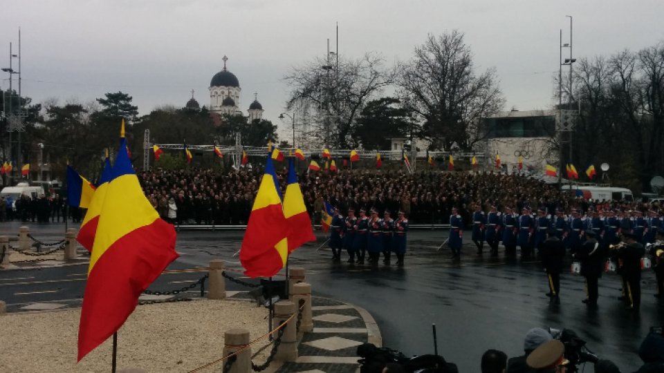 Paradă militară impresionantă la București