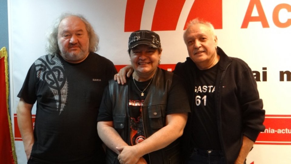 Invitați: Compact B și Leo Iorga