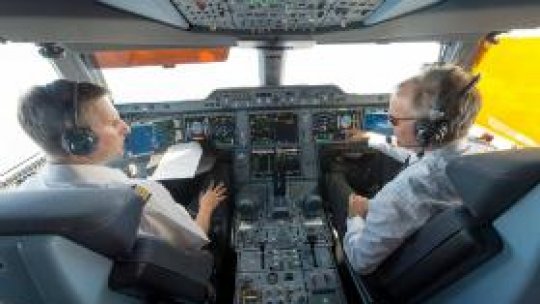 Un Airbus A380 a conturat pe radar un brad de crăciun