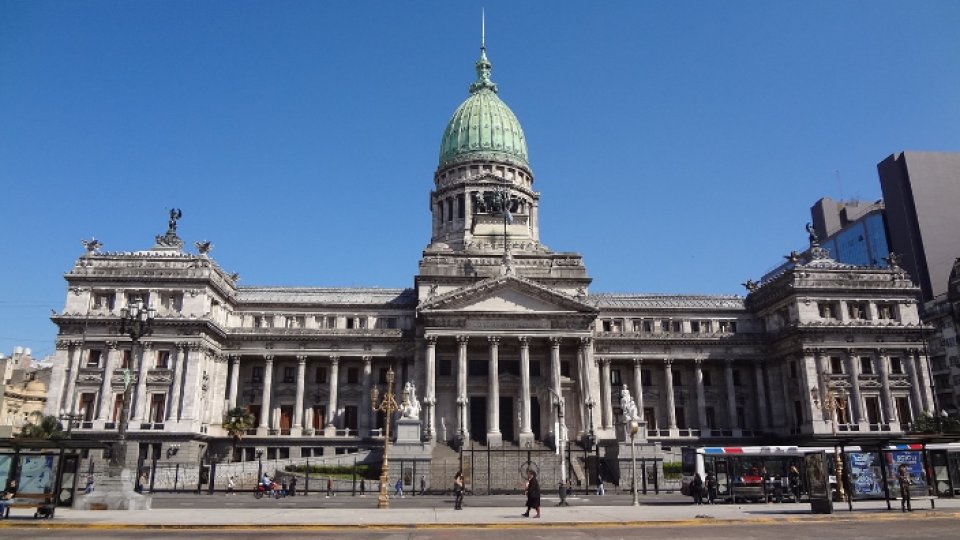 Congresul Argentinei vrea să reformeze sistemul de pensii