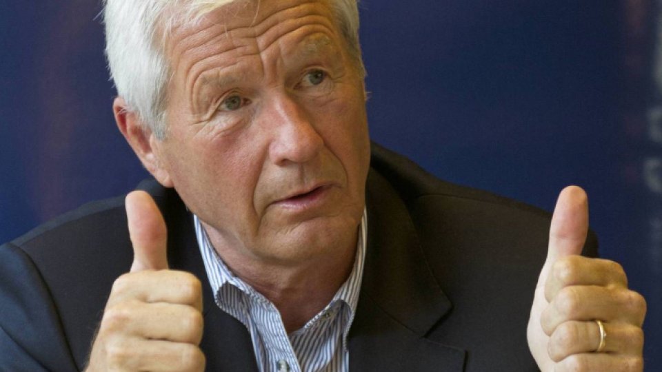 K. Iohannis e îndemnat să consulte Comisia de la Veneţia