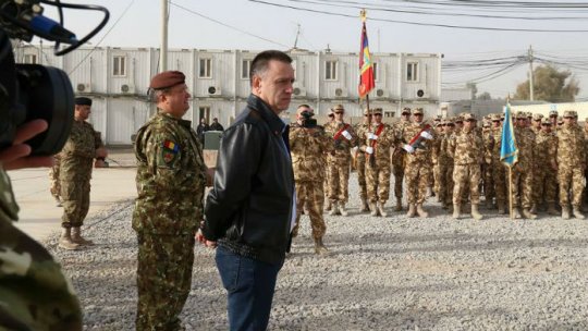 FOTO: Ministrul M. Fifor și generalul N. Ciucă, vizită în Afganistan