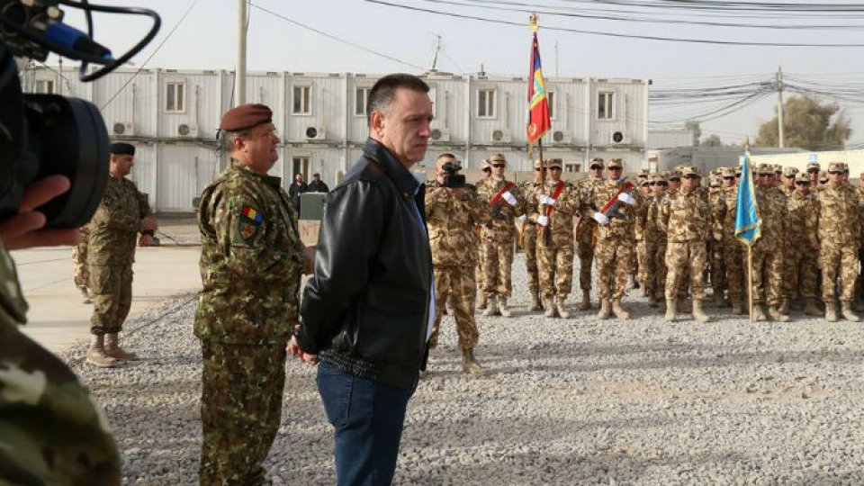 FOTO: Ministrul M. Fifor și generalul N. Ciucă, vizită în Afganistan