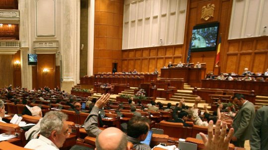 Deputaţii opoziţiei au vrut să blocheze adoptarea statului magistraţilor