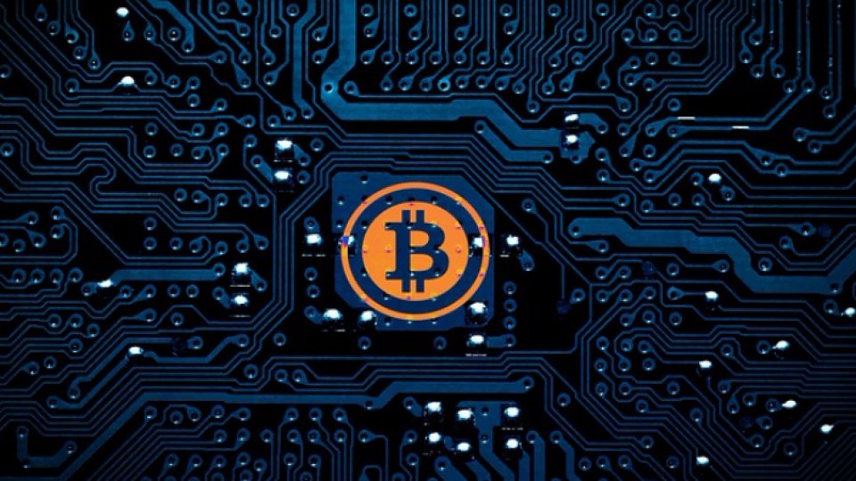 Fluctuaţie majoră a cursului cripto-monedei bitcoin