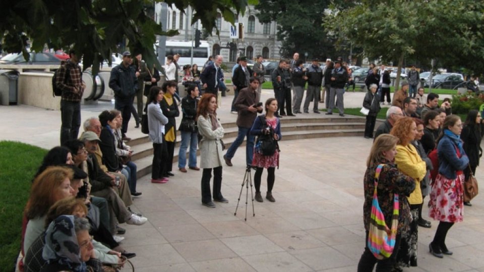 Radio România Muzical: "Ascultă 5 minute de muzică clasică"