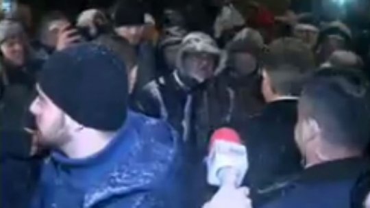 Cotroceni: Președintele Iohannis a ieșit să discute cu protestatarii