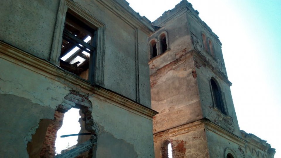 Județul Neamț: Monument istoric deosebit stă să se prăbuşescă