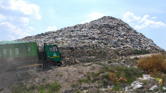Stare de alertă în Orşova din cauza necolectării gunoaielor