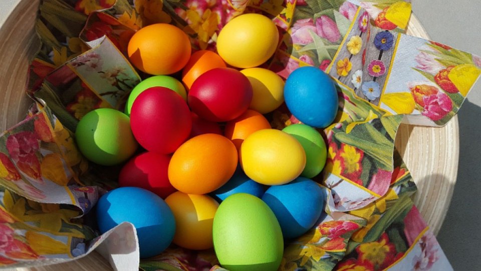 Concurs de găsit ouă colorate, în Parcul Izvor din Capitală