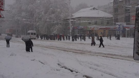 Armata mobilizată în Republica Moldova din cauza ninsorilor abundente