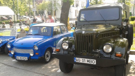 FOTO: Regal Auto la Muzeul Județean Argeș