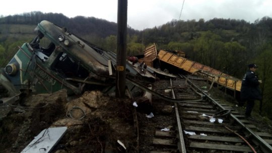Calea ferată este distrusă în zona accidentului trenului de marfă