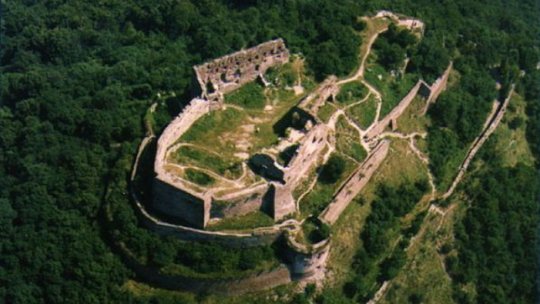 A murit dupa ce a incercat sa faca o fotografie pe zidurile Cetatii Deva