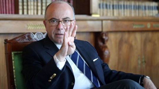 Prim-ministrul francez Bernad Cazeneuve şi-a înaintat demisia