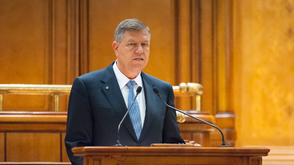K. Iohannis: Funcţionarii acuzaţi de corupţie să fie suspendaţi