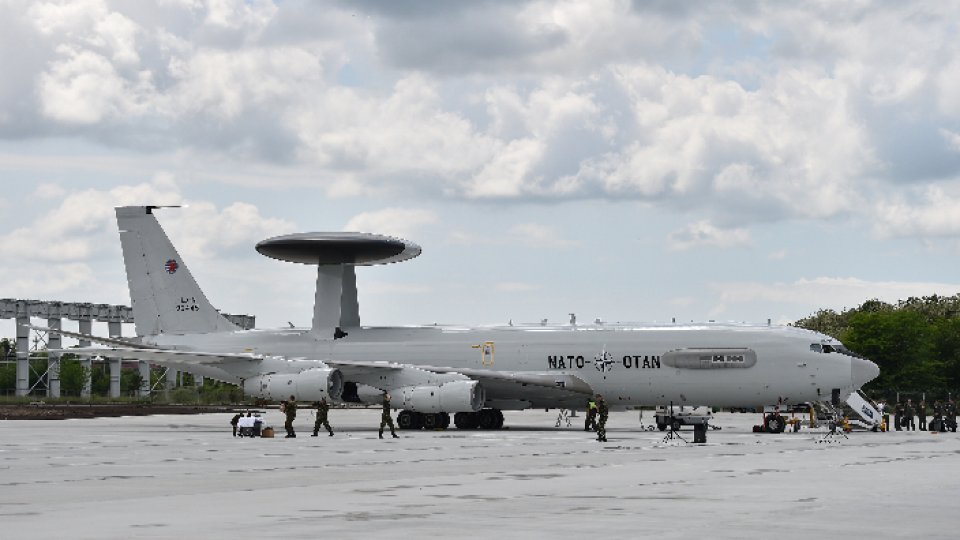 O aeronavă de tip AWACS a aterizat la Baza 90 Transport Aerian din Otopeni