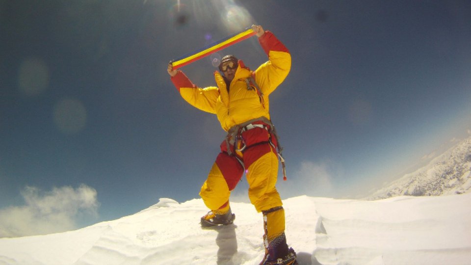 Alpinistul Horia Colibăşanu a urcat Everestul fără oxigen şi fără sprijin