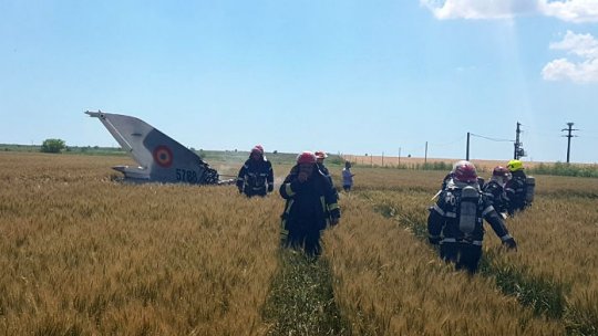 VIDEO: MIG 21 Lancer, prăbușit în Jud. Constanța. Pilotul, în stare stabilă