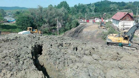 AUDIO/Probleme la zi: Alunecarea de teren din comuna Alunu