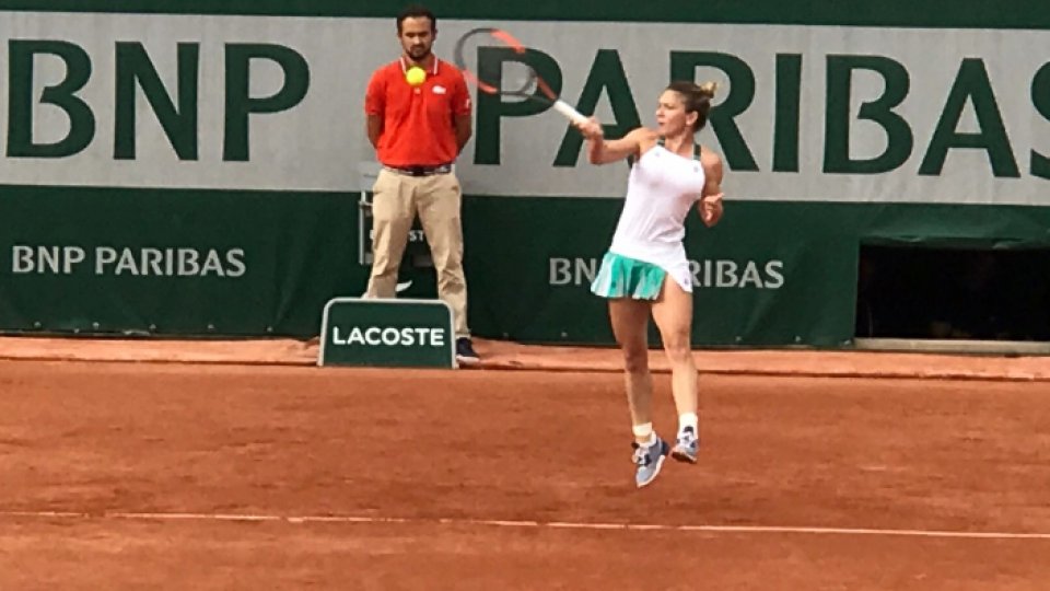Simona în zbor spre al treilea tur la Roland Garros