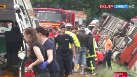 Victimele din autocarul răsturnat pe DN73A sunt în afara oricărui pericol