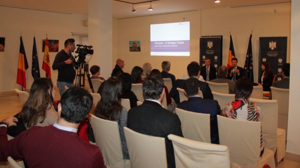 Centrele comunitare, aşteptate de românii din diaspora