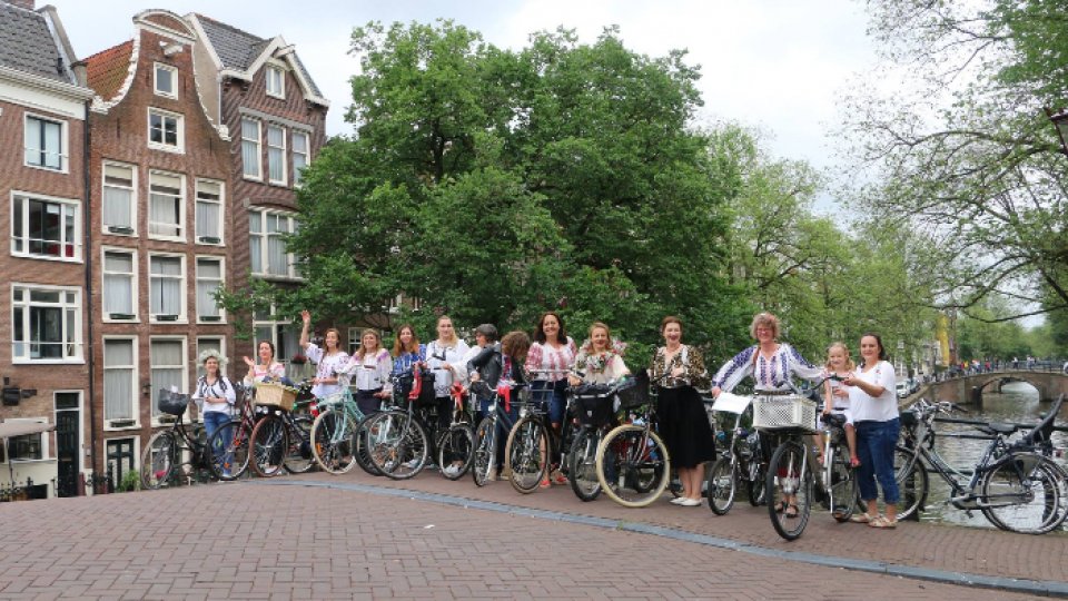 FOTO: Sânzienele au ajuns la Amsterdam