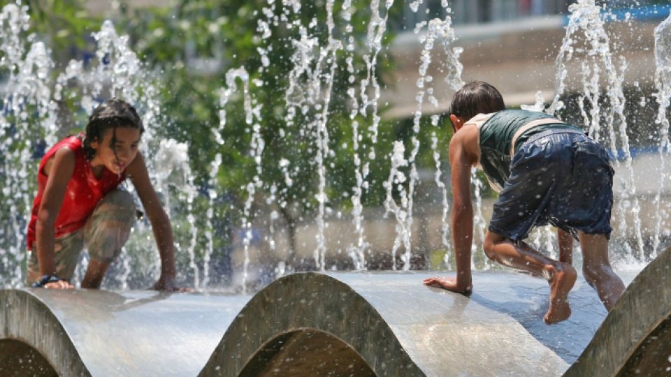 19 judeţe plus Bucureşti sub cod portocaliu de caniculă