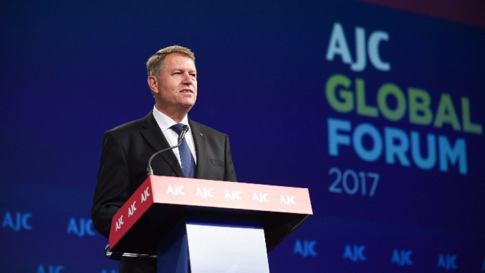 Preşedintele Kalus Iohannis a primit distincţia  "Light Unto the Nations"