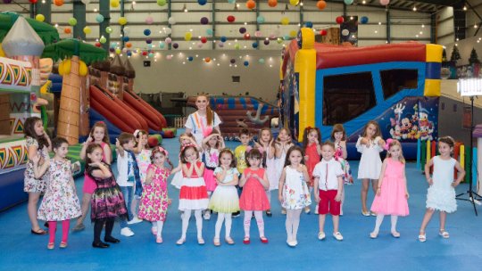 Cum se trăieşte iubirea atunci când eşti mic?