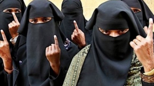 CEDO susţine interzicerea purtării vălului islamic în public